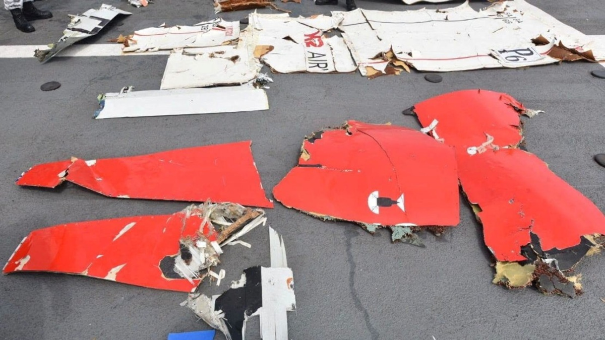 Pakistani Navy Recovers Boeing 737 Debris, Crew Members Still Missing