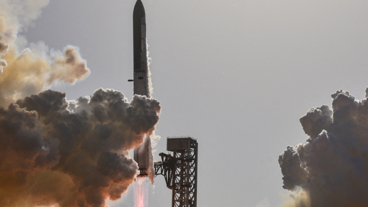 SpaceX Completes 13th Starship Test Flight Amid Weather Delays