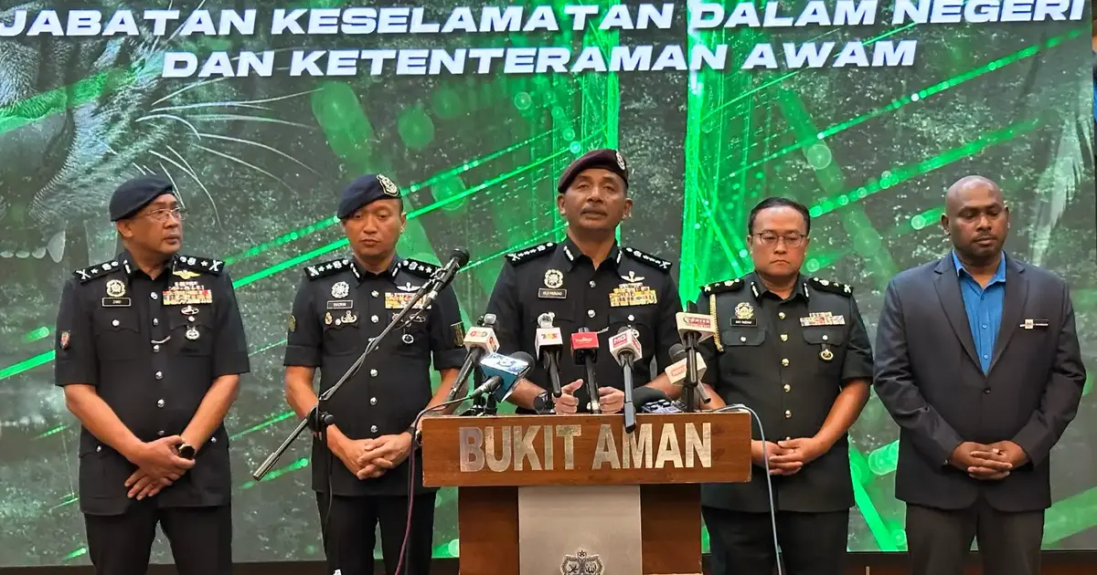 Police Bust Smuggling Ring: RM13 Million in Contraband Seized in KL and Klang