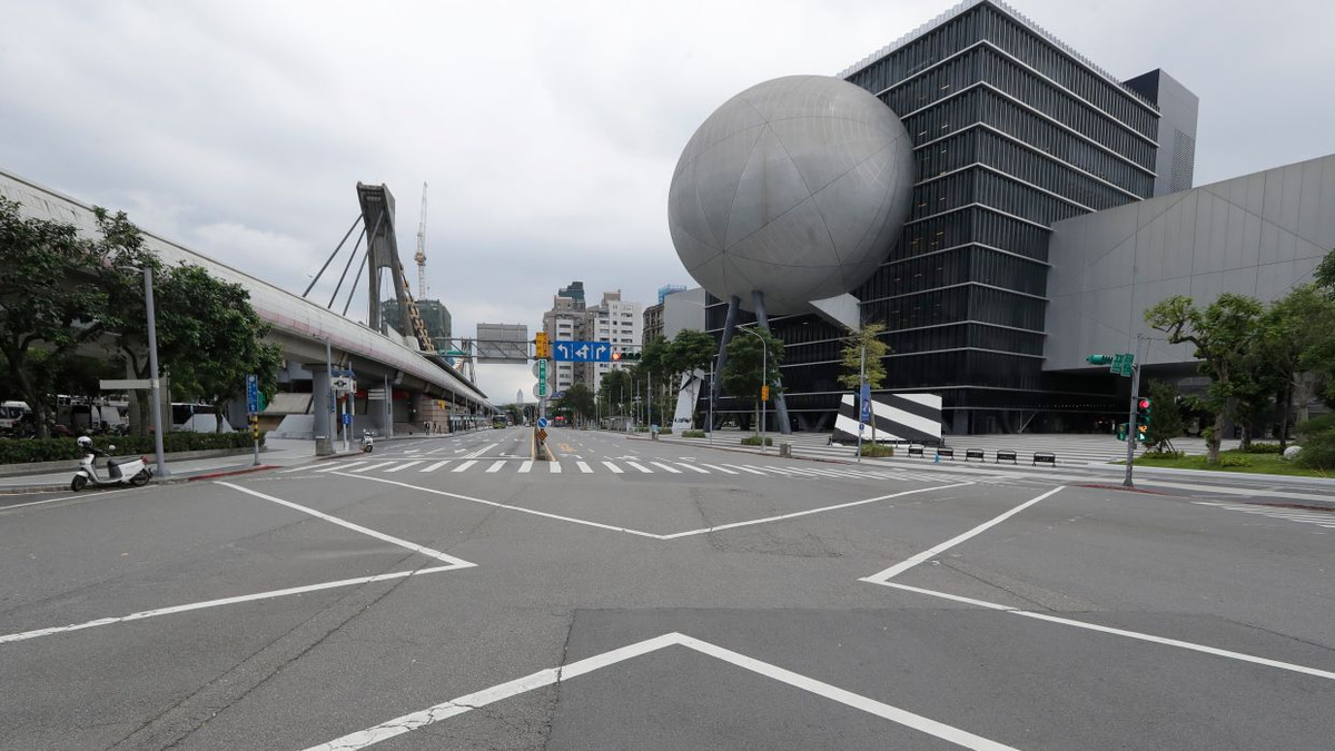 Taiwan Throttles Mobile Internet to Text-Only Speed in Sweeping Defence Drill