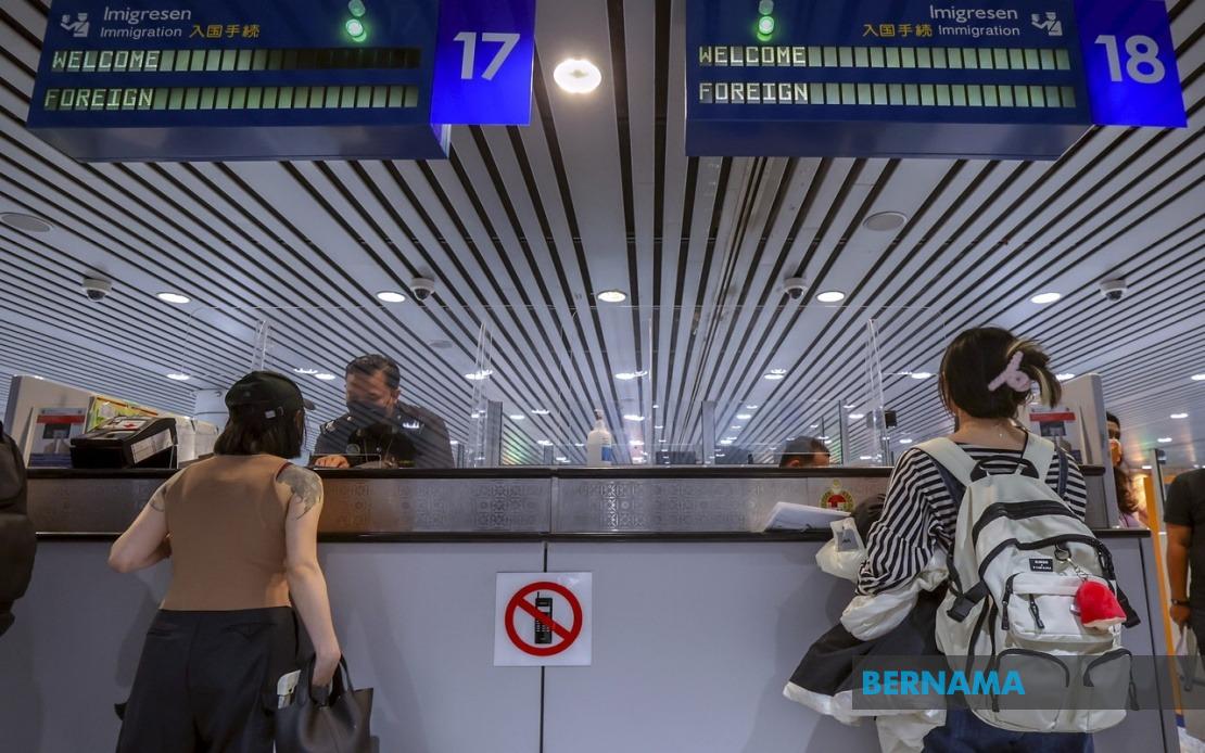 Cabinet Backs 17-Point Plan to Overhaul Security at KLIA and National Entry Points