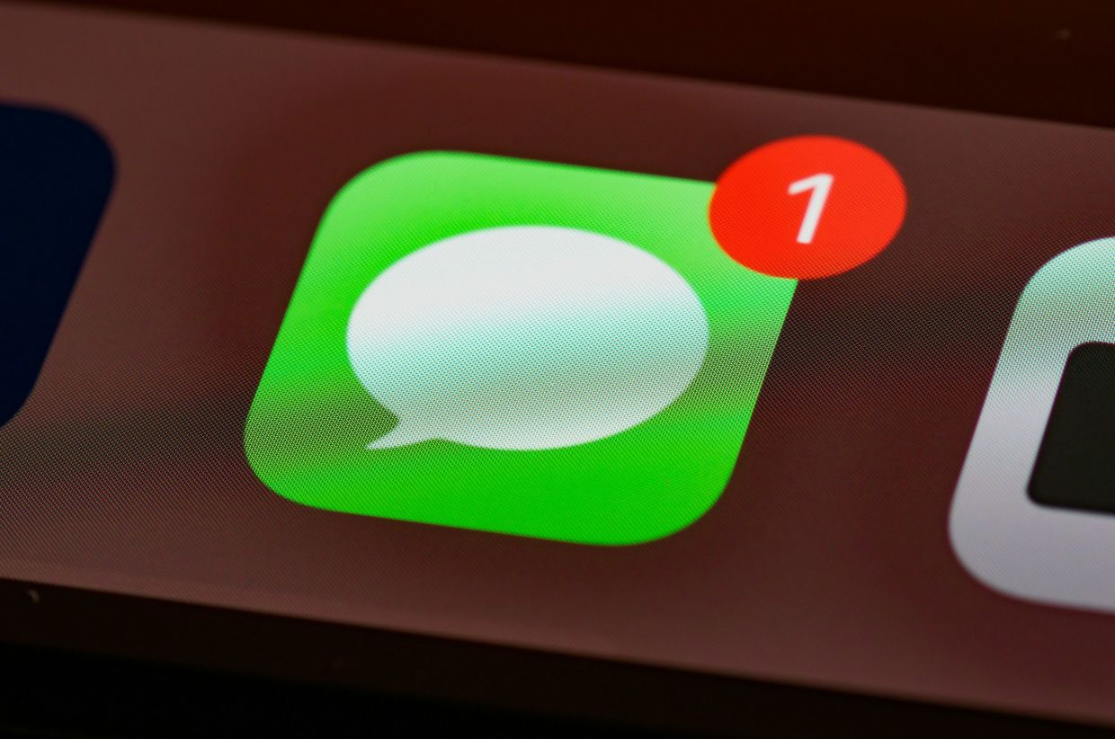 ChatGPT Now Controls iMessage on Mac, Reigniting Apple Privacy Debate