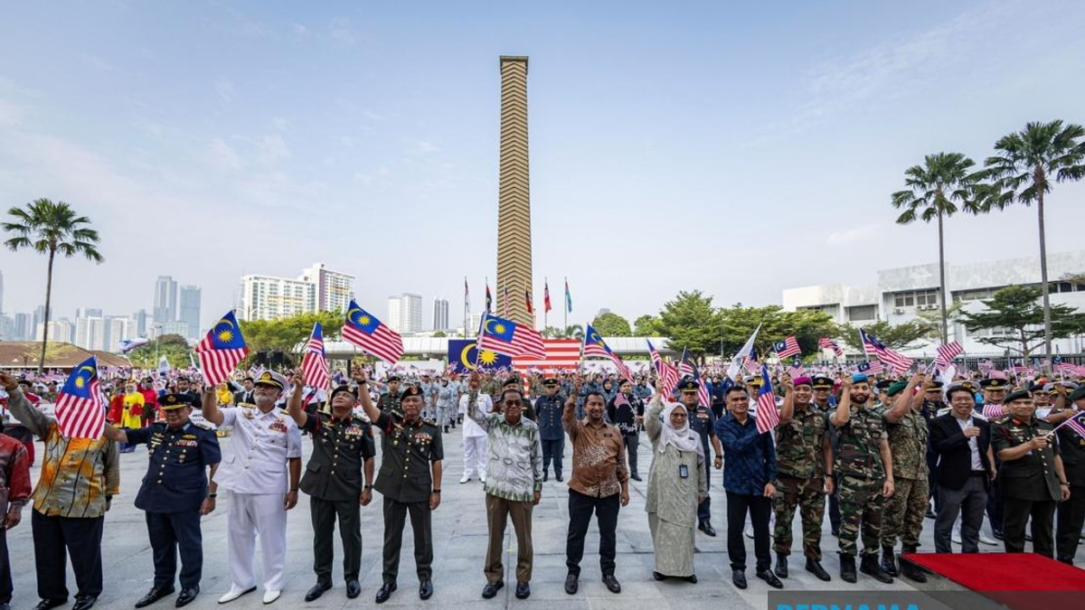 National Day Celebrations Should Transcend Politics, Says Defence Minister