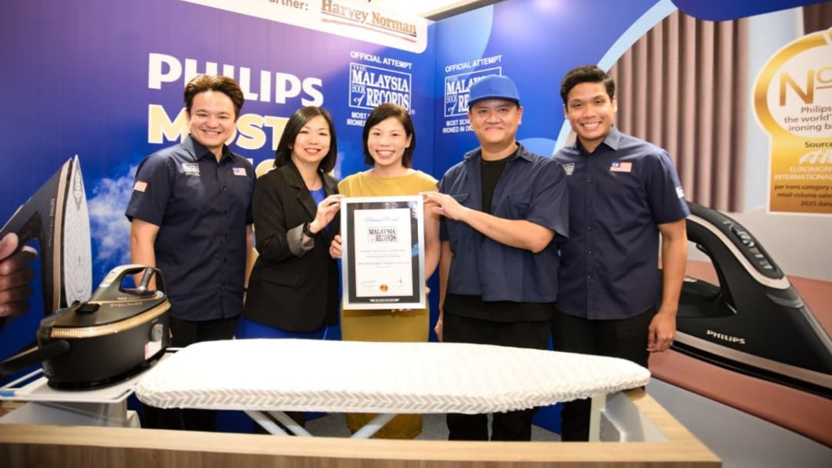 Philips Steams Into Malaysia Book of Records With Rapid School Shirt Ironing Achievement