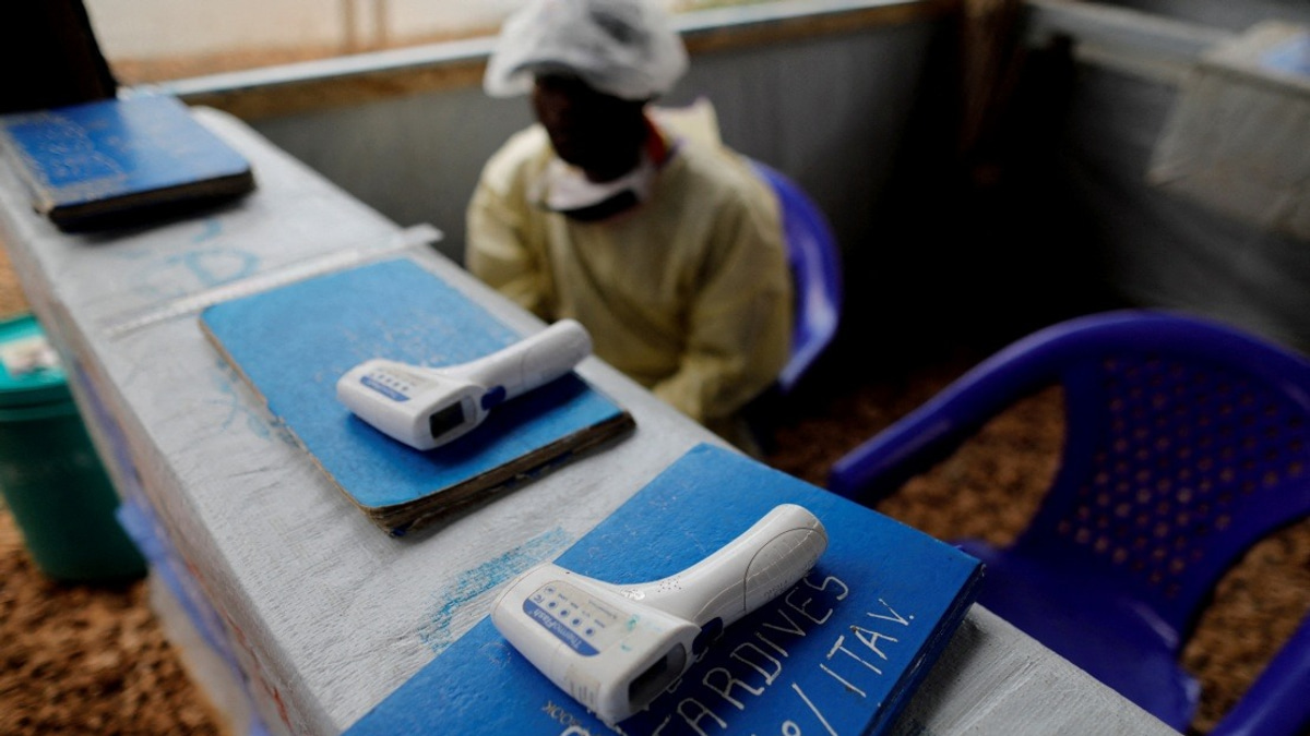 French Healthcare System Successfully Treats First Ebola Case on Home Soil