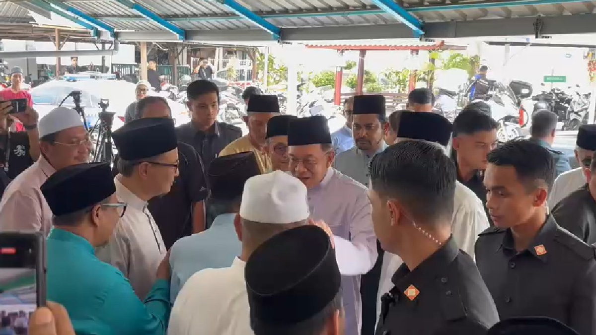 Government to Build Affordable Housing for Civil Servants, Anwar Announces