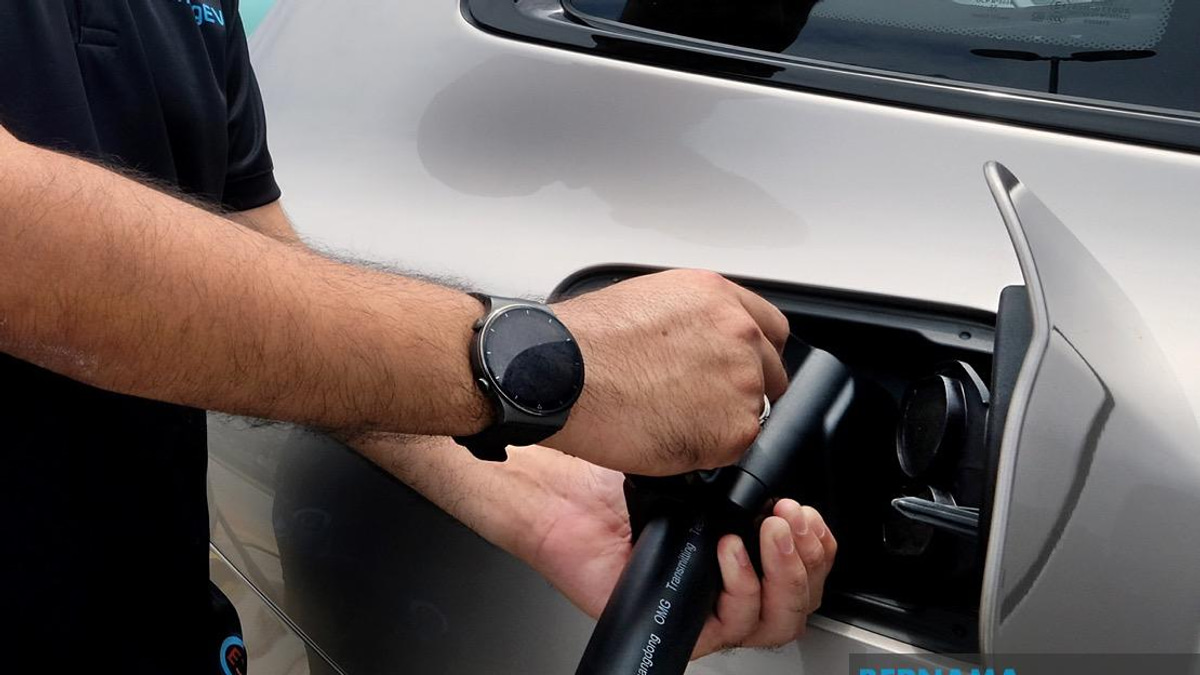 Malaysia's EV Charging Network Reaches 6,416 Stations; Government Accelerates Infrastructure Rollout