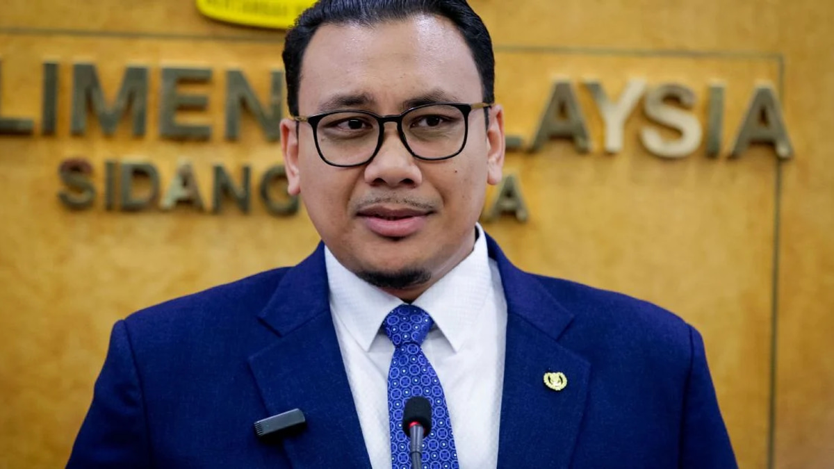 PAS Youth Chief to Pursue Legal Case Over Alleged Facebook Insult to Father
