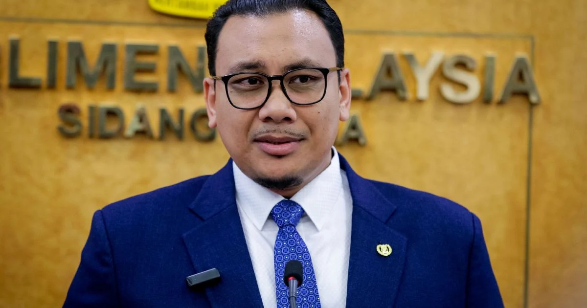 PAS Youth Chief to Pursue Legal Case Over Alleged Facebook Insult to Father