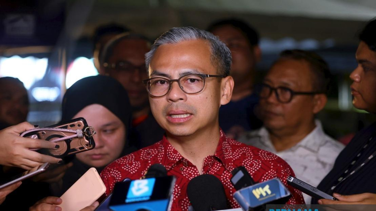 Fahmi Accuses PAS of Stoking Racial Divisions Through Sanusi's Statement