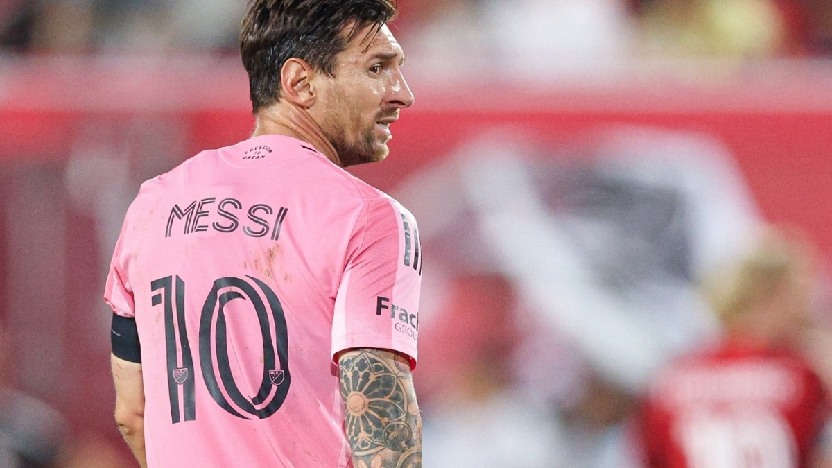Messi Returns to Playing Following Father Jorge's Death