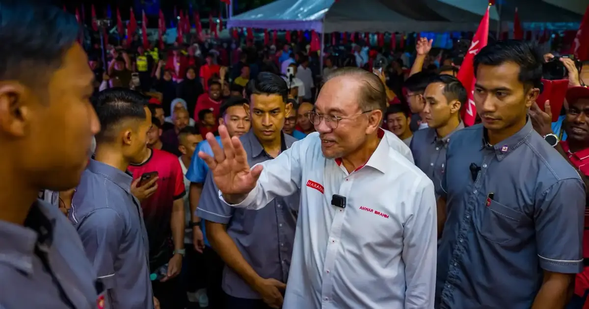 Anwar Blames Previous Administrations for RM20 Billion Debt Burden at Felda and Tabung Haji
