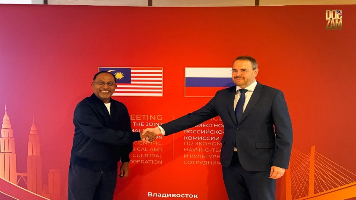 Malaysia and Russia Chart Ambitious Cooperation Agenda at Vladivostok Summit