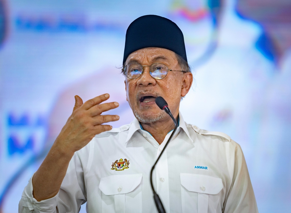 Anwar to Address Parliament on KWAP's RM200 Million eFishery Investment Failure