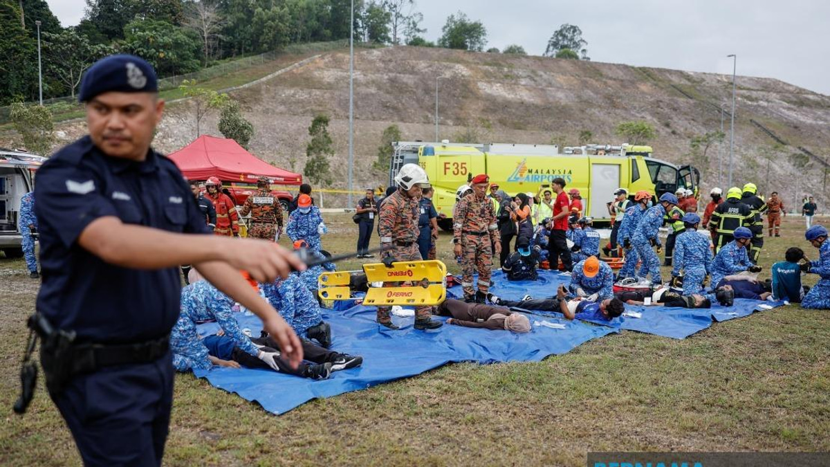 Over 20 Agencies Test Crisis Response in Off-Airport Plane Crash Drill
