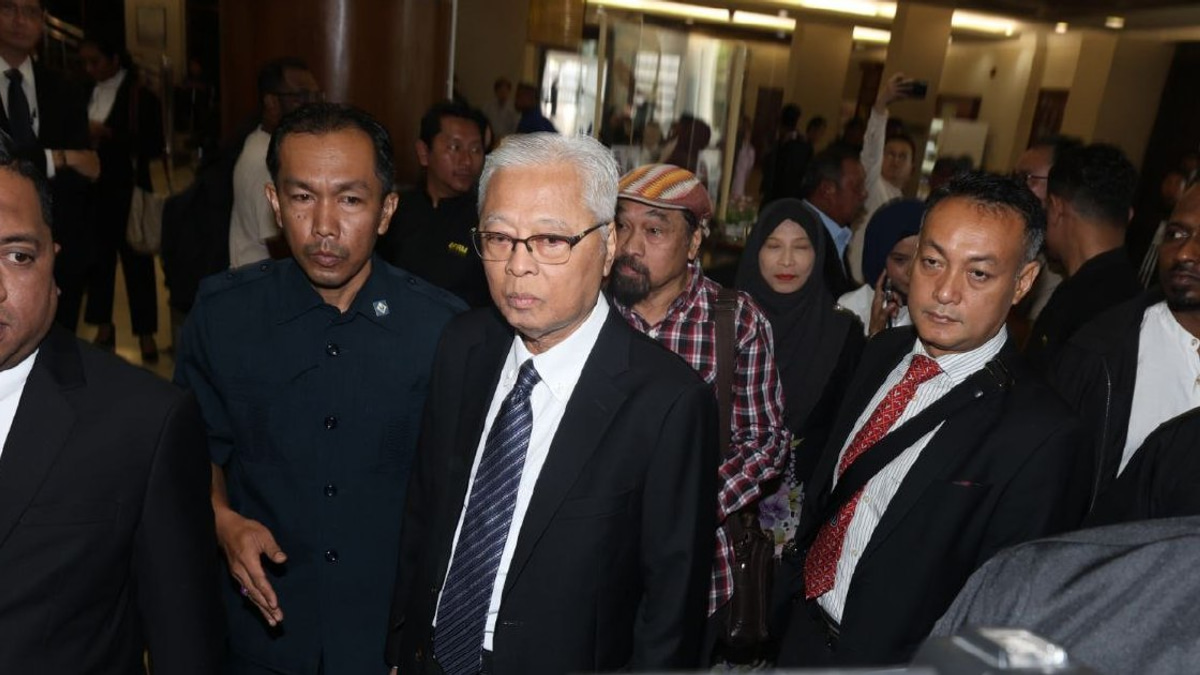 Ex-PM Ismail Sabri Appears in Court Facing Asset Declaration Charge