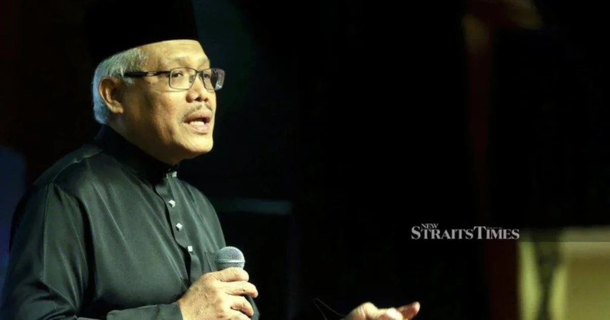 Hamzah Questions Azam Baki's Advisory Role at National Financial Crime Centre