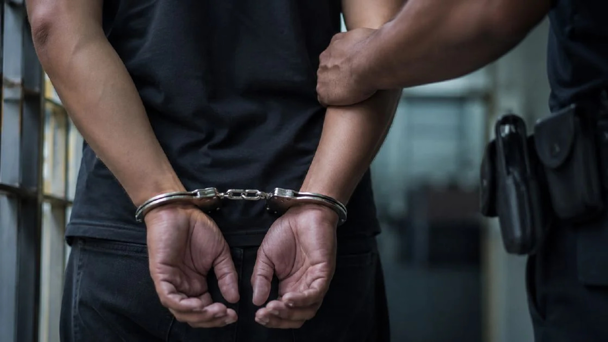Five arrested after missing teenage cousins located safely in Machang