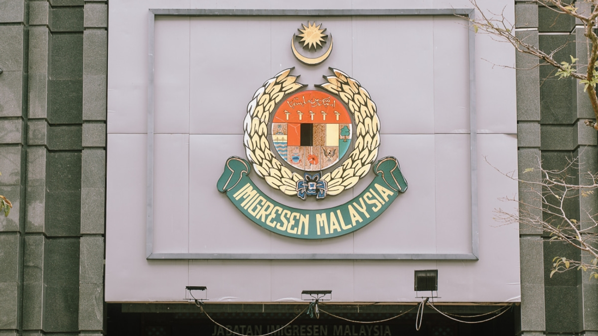 Immigration authorities smash KL passport forgery ring, arrest three Indonesians and recover 119 fake documents