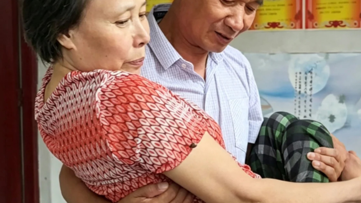 A quarter-century of devotion: How one Chinese man became caregiver to his paralysed wife