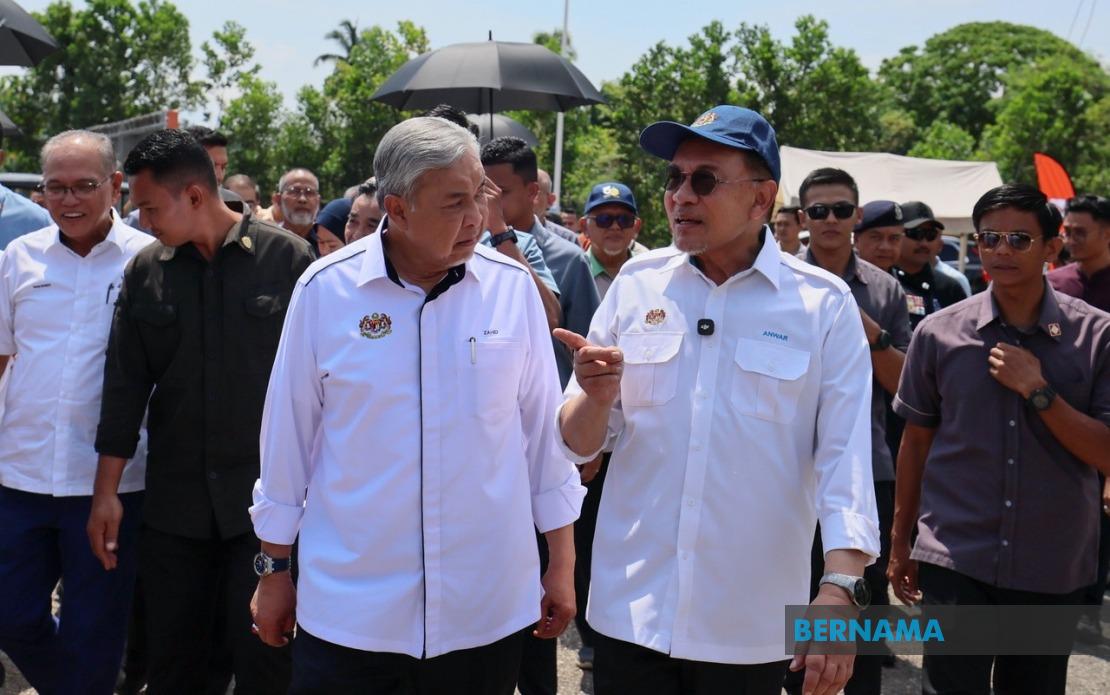 Ahmad Zahid Pushes Plan to Return FGV Land Holdings to FELDA to Shore Up Finances