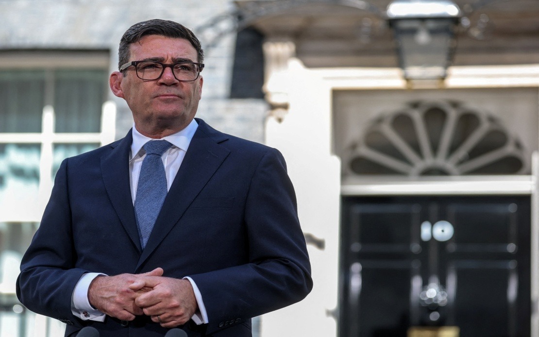 UK PM Burnham Cuts Business Rates for Pubs and Live Music Venues