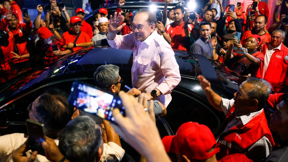 Anwar Reaffirms Unity Government's Stability as Economy Shows Resilience