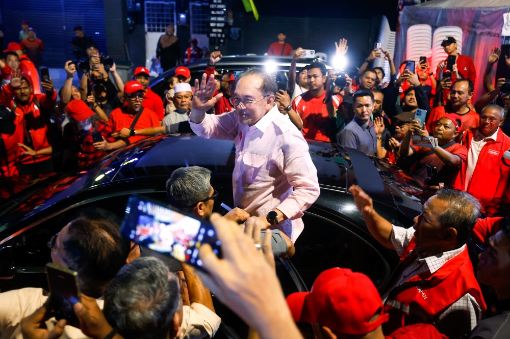 Anwar Reaffirms Unity Government's Stability as Economy Shows Resilience