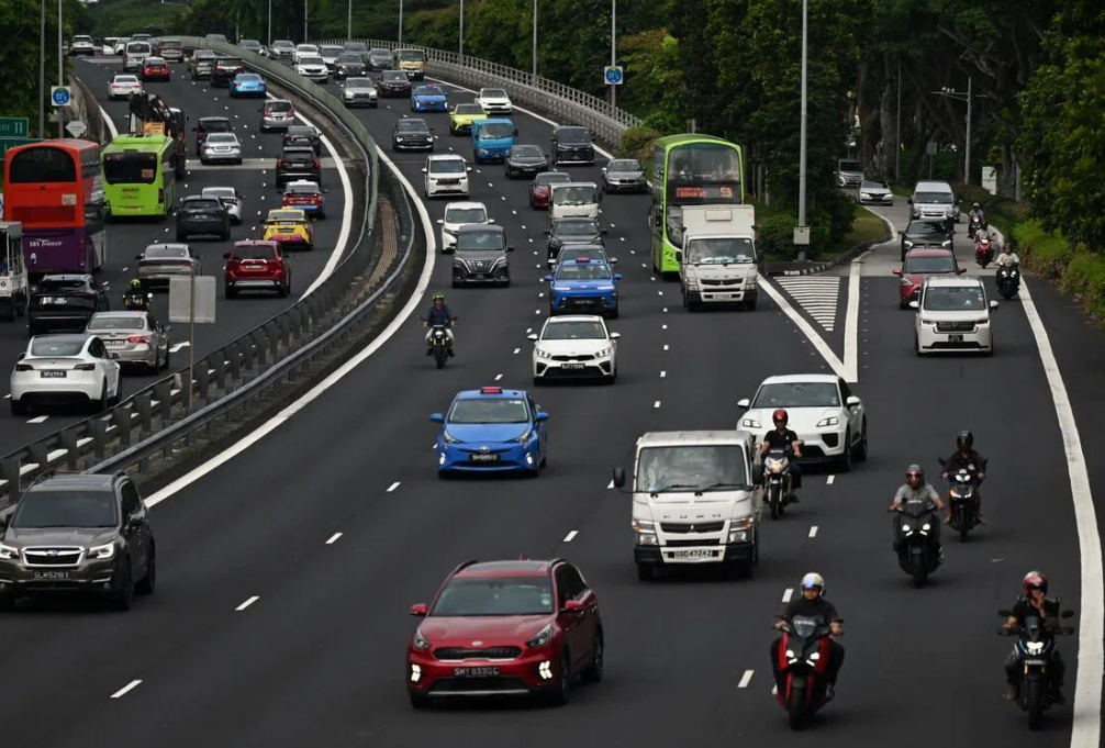 Singapore's ride-hailing platforms extend driver surcharges through end of September