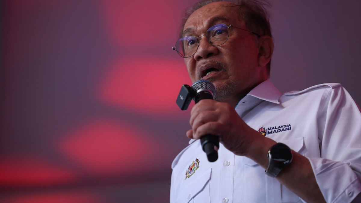 Anwar Commits to Legal Action Against Tabung Haji Officials if Evidence Warrants Charges