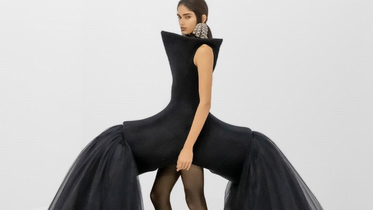 The Spectacle Trap: Why Fashion's Most Viral Moments May Be Missing the Point