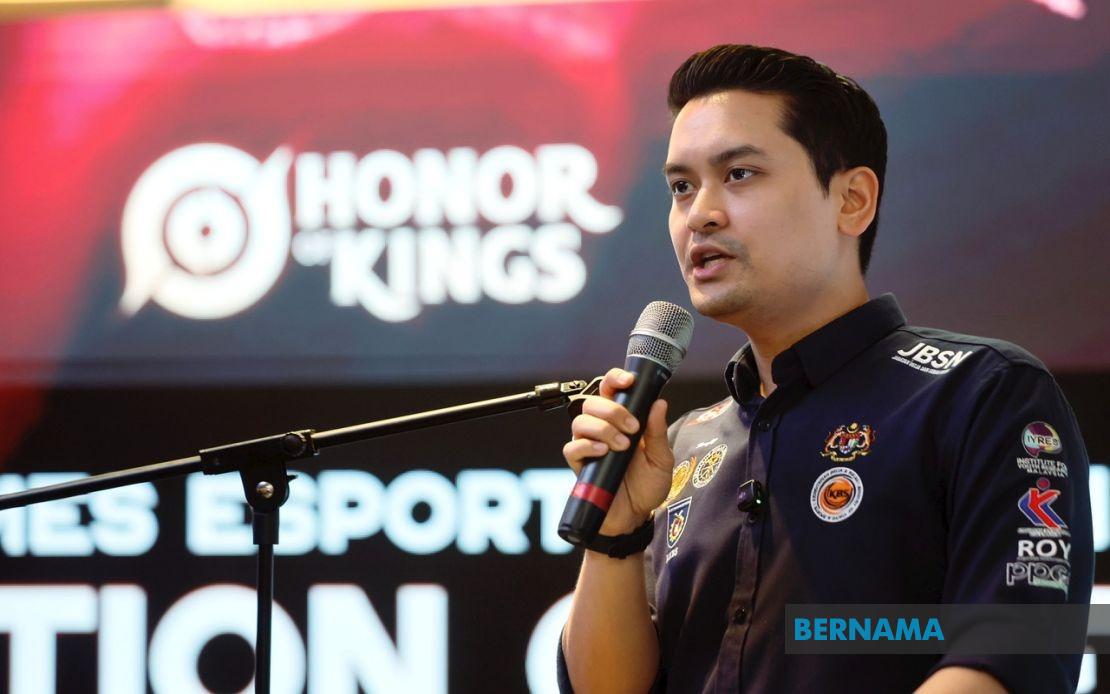 Ministry Working to Resolve Cycling Director's Concerns