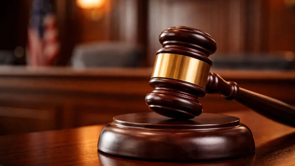 Police Corporal Denies Drug Possession Charge in Court Lock-up