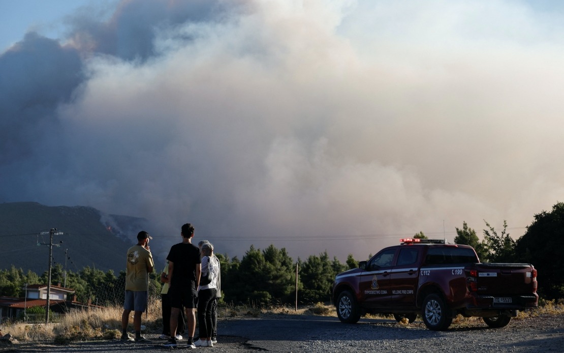 Greece Battles Massive Wildfires as Flames Close In on Megara Near Athens