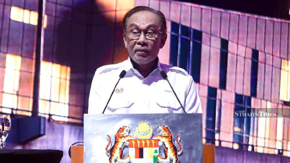 Anwar pushes for creative freedom in Malaysian cinema while upholding cultural values