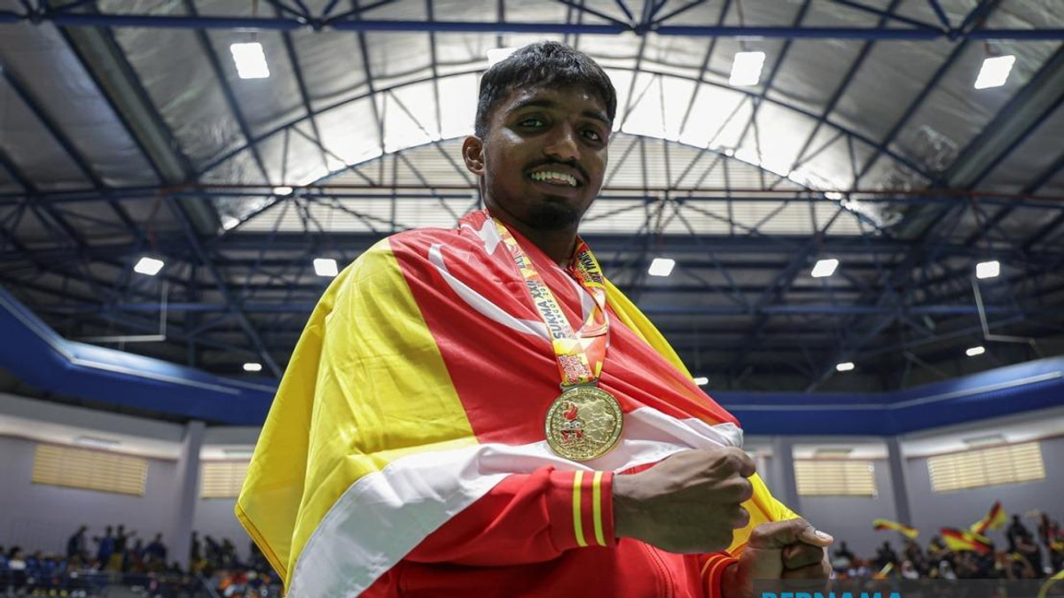 From Workshop to Podium: How Mahendran Defied Odds to Win SUKMA Silambam Triple Gold