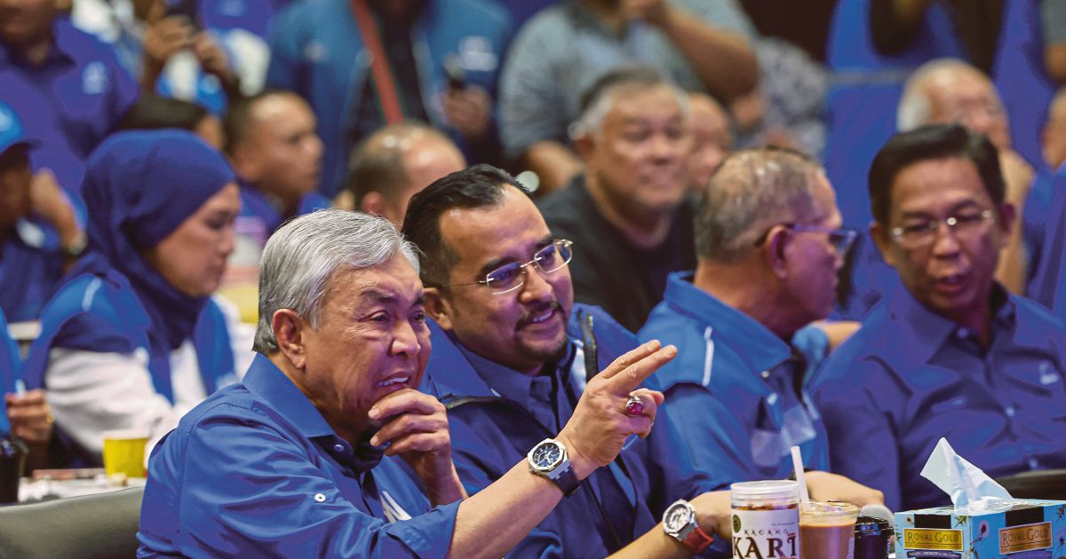 Zahid to Consult Negri Sembilan Ruler Before Announcing MB Candidate