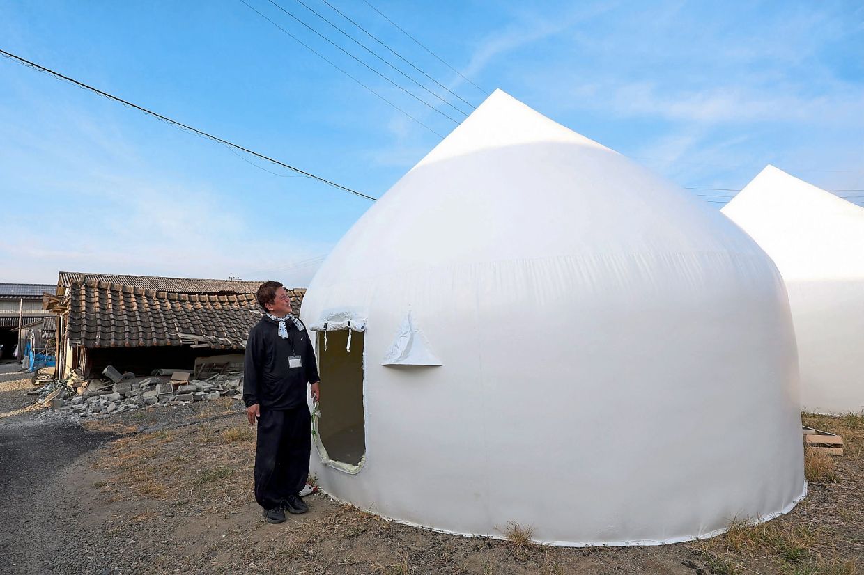 Heat stroke death compounds Kumamoto earthquake crisis as rescue phase ends