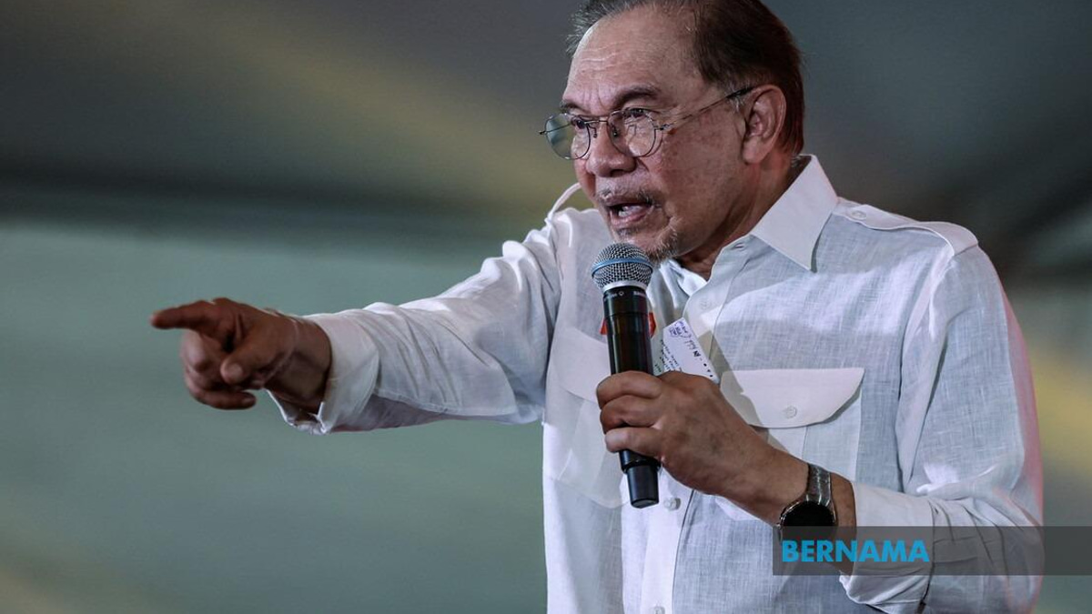 Anwar Dismisses Sanusi's Criticism, Defends Federal Development Push in Kedah