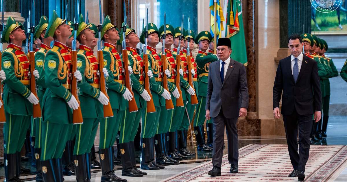 Anwar receives red-carpet treatment in historic Turkmenistan visit