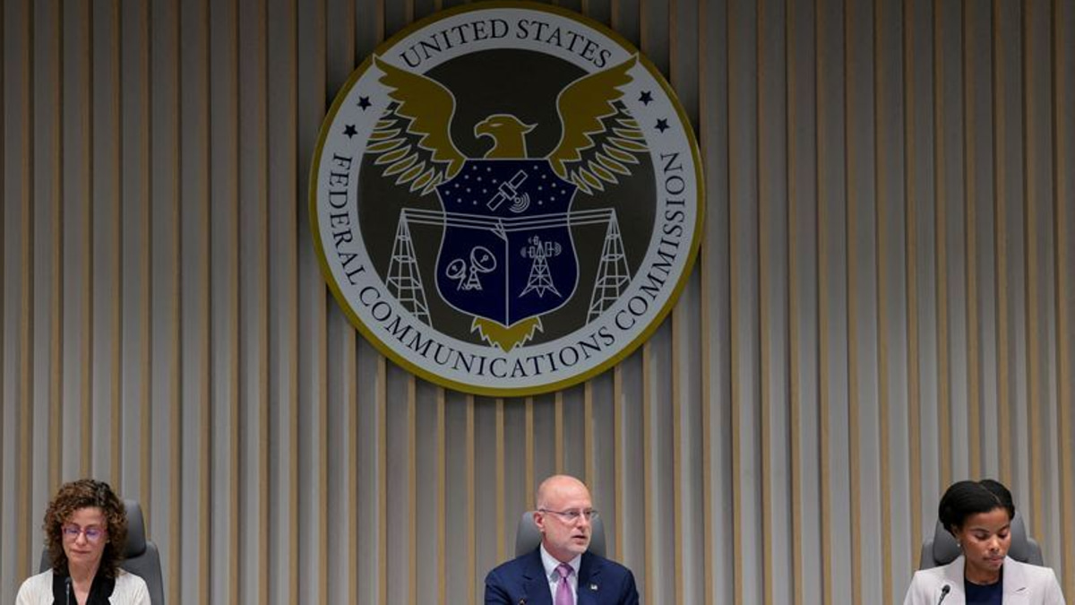 US tightens grip on Chinese tech with sweeping component ban