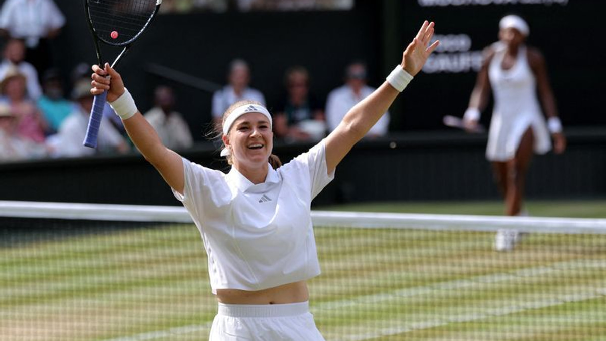 Muchova Survives Match Point to Stun Gauff and Reach First Wimbledon Final
