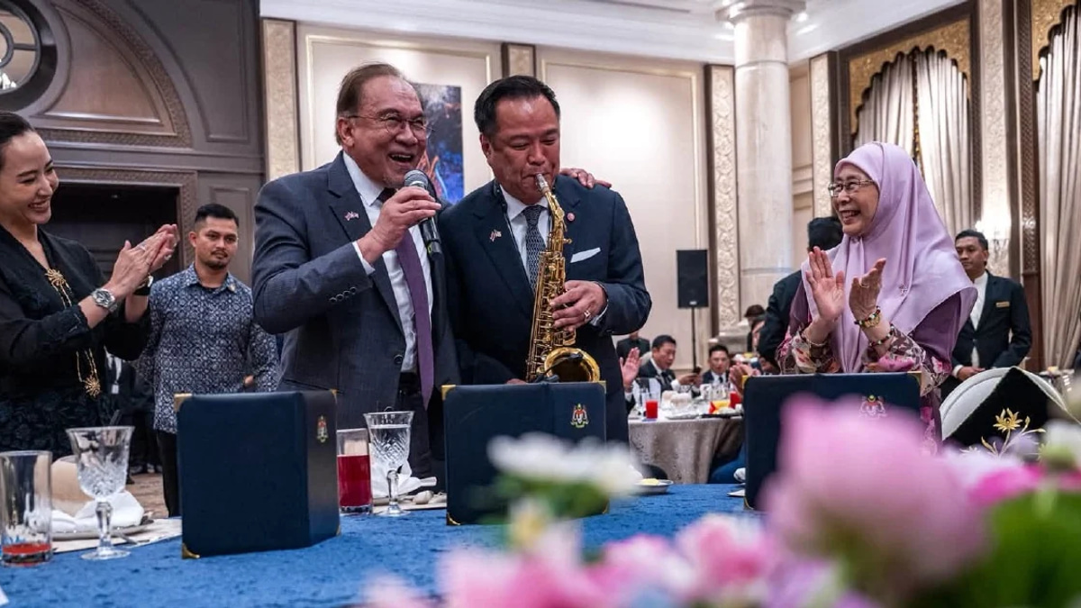 Anwar and Thai PM Anutin's Unlikely Musical Duet Signals Warming Regional Ties