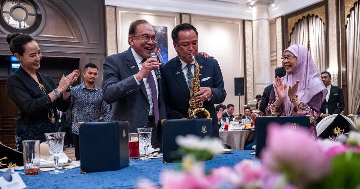 Anwar and Thai PM Anutin's Unlikely Musical Duet Signals Warming Regional Ties