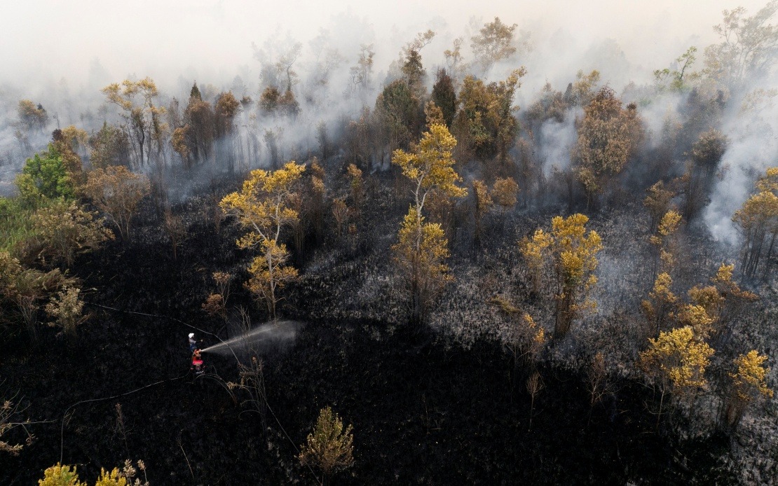 Haze Grounds All Flights at Singkawang Airport as Kalimantan Fires Intensify