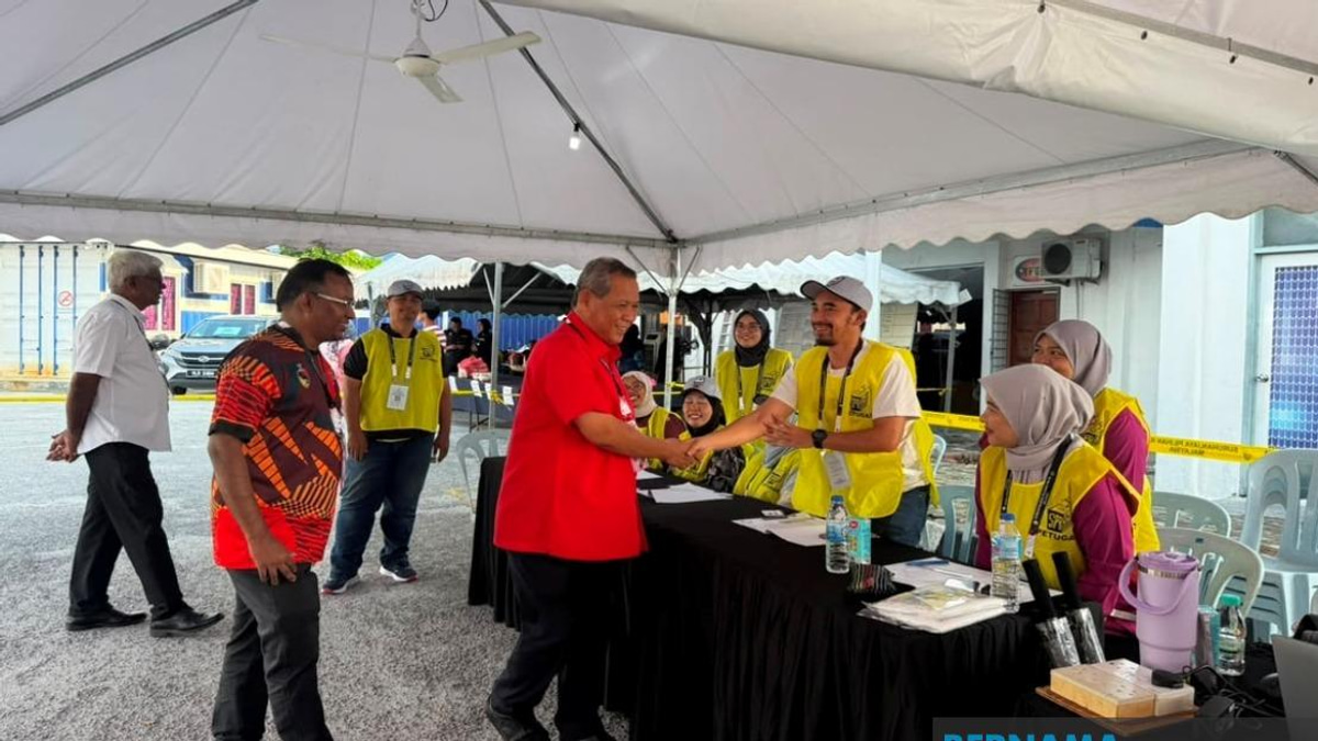 Negeri Sembilan Candidates Monitor Early Voting as State Election Process Runs Smoothly