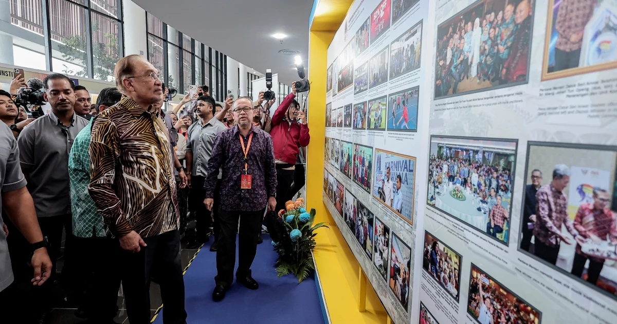 Anwar unveils RM1 million welfare fund for journalists at Hawana 2026 conference