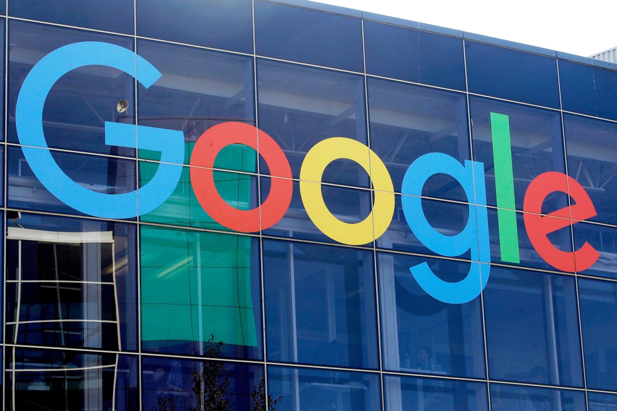 Google Maps Renames Lake Ontario to Lake America for US Users Following Trump Order