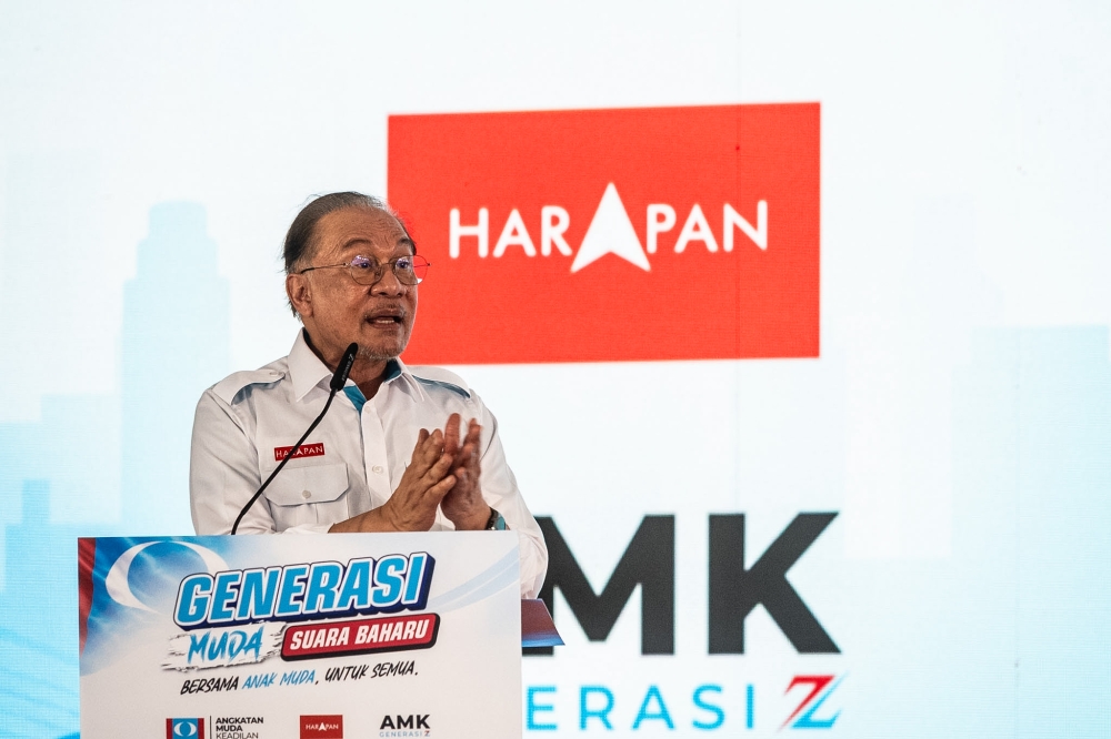 Anwar Conditions Petaling Jaya, Subang Funds on Political Alignment with Government