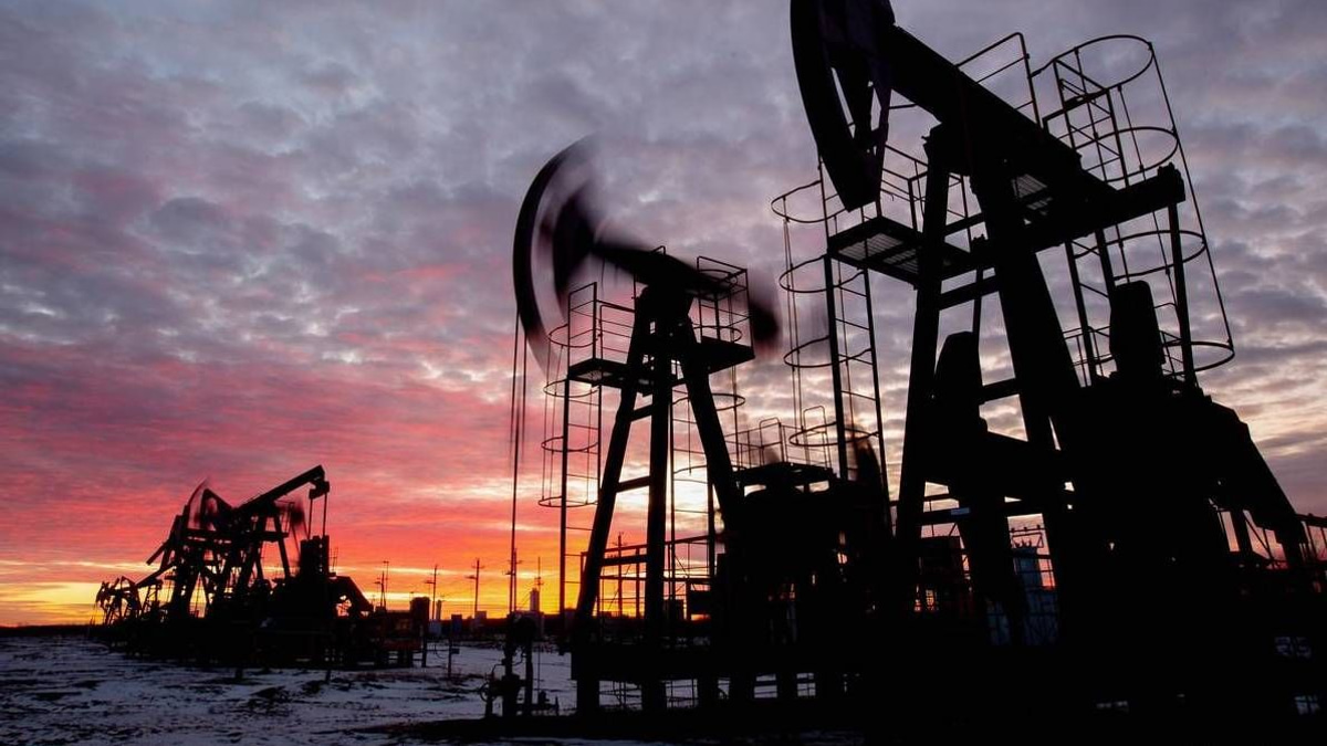 Oil Prices Slide as US-Iran Fighting Pause Stokes Cautious Optimism